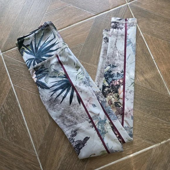 Noli Tropical Floral Leaf Leggings Size XS - Picture 2 of 13